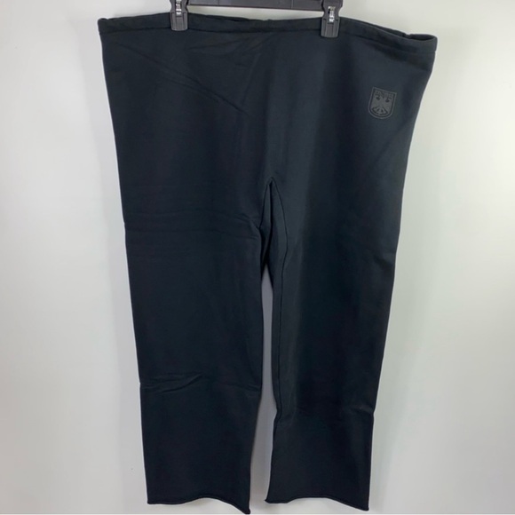 BRAND NEW YEEZY VULTURES SWEATPANTS•BLACK•NEVER WORN•SIZE 2•LARGE/XL - Picture 2 of 7